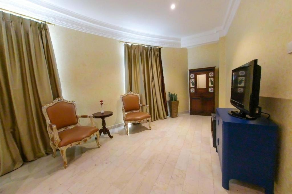 Amos Cozy Hotel Melawai Jakarta Kültér fotó